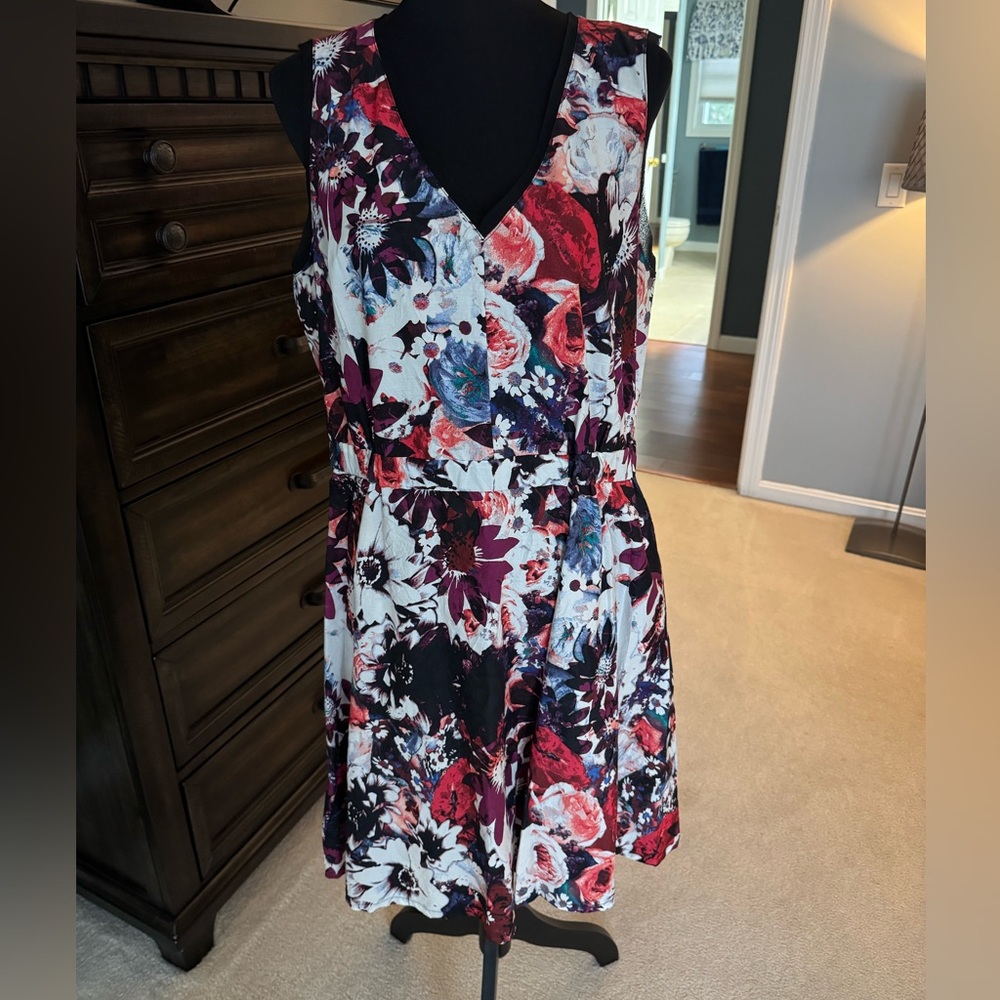 Simply Vera Wang Multicolor Floral Mini Dress